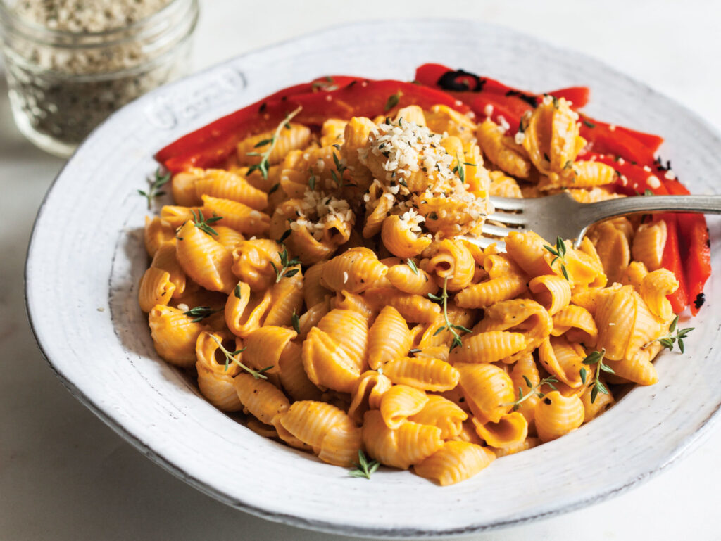 Quick and Easy Vegan Roasted Red Pepper Mac ’n’ Cheese